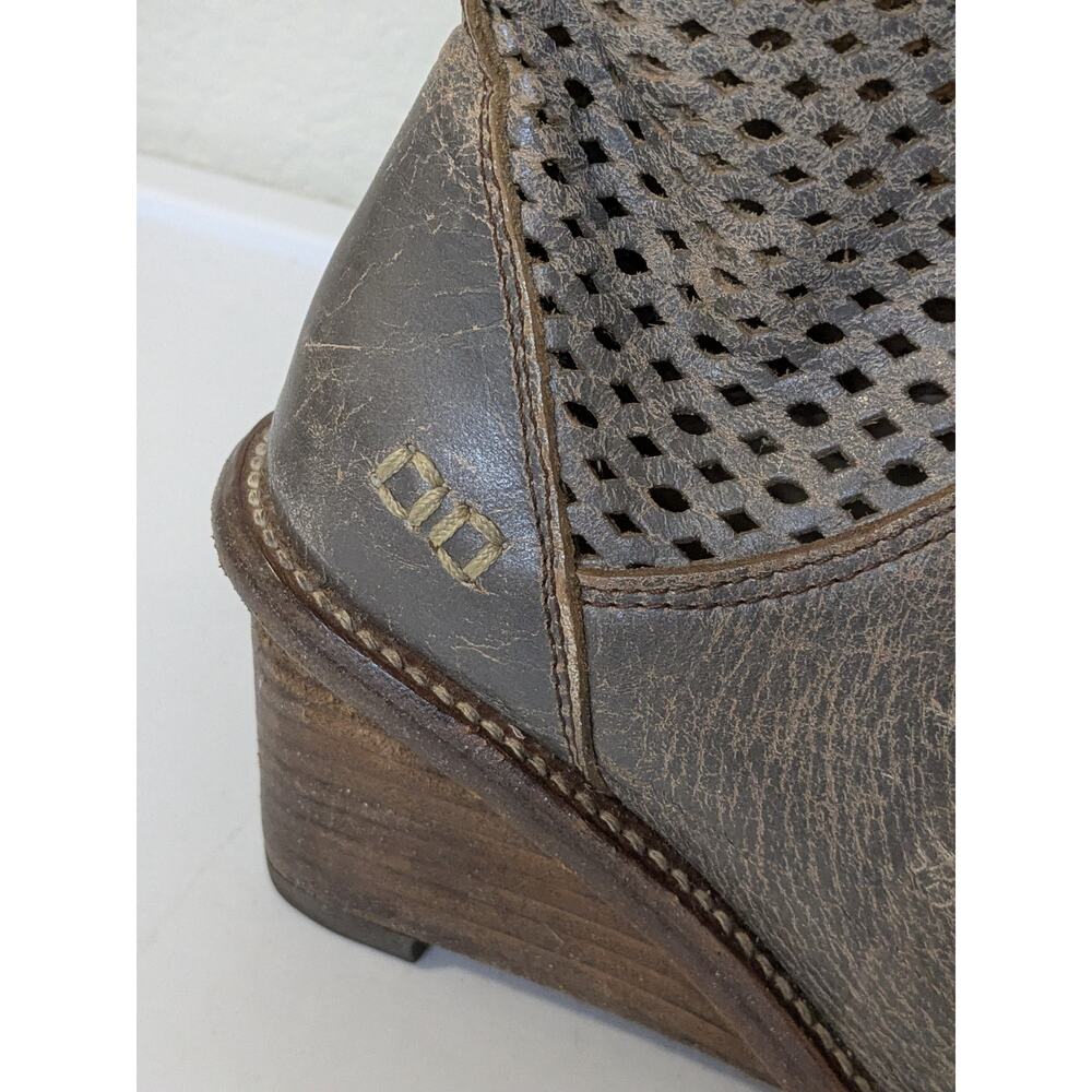 BED STU Dutchess Perforated Leather Wedge Boots Brown Womens Size 6 - Picture 3 of 9